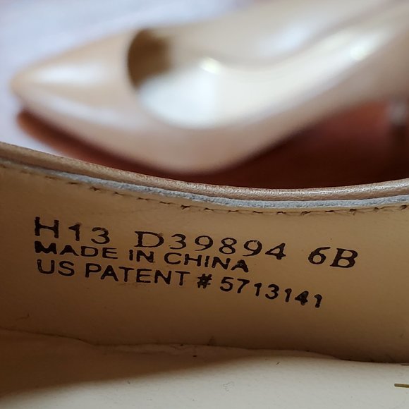 Cole Haan Beige Leather Heels Size 6B - Picture 5 of 16